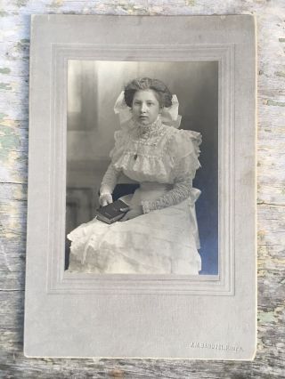 1900’s YOUNG Lady School Girl Holding Bible CABINET CARD PHOTO Antique 2
