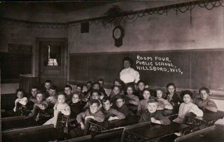 Rppc Room Four,  Public School Teacher & Students Hillsboro,  Wi Vintage Postcard