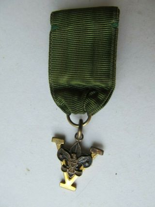 Boy Scout " Scouters Training Award " 1932 - 1946 V Design
