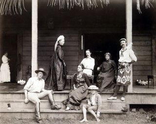 1892 Photo - Photograph Of Robert Louis Stevenson & Family On An Island In Samoa