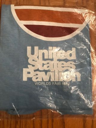 Worlds Fair 1982 Tee Shirt - United States Pavilion - Size L (42 - 44) - Ships