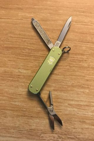 Victorinox 2007 Limited Edition Alox Lime Green Classic.