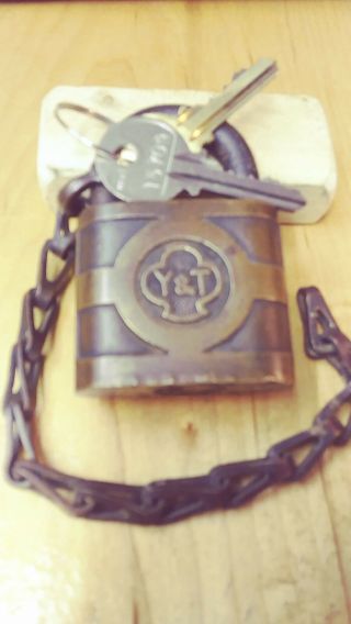 Antique/vintage Yale 850 Padlock W/key Good 15709 W/chain