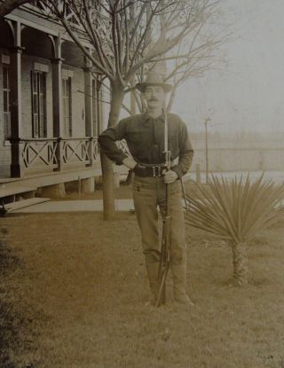 Cabinet Photo Spanish American War Soldier Corpl.  A.  J.  Kinsey With His Rifle