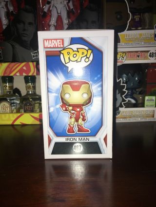 Funko Pop - Marvel Avengers End Game - IRON MAN - Box Lunch Exclusive In Hand 2