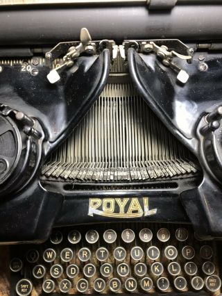 Antique/Vintage Royal Typewriter Model 10 1930’s 7