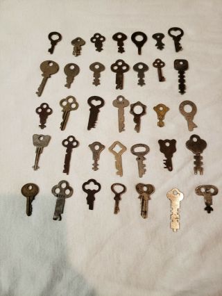 Vintage Antique Flat Skeleton Padlock Keys