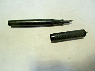 Vintage Edison Pen Co.  Petersburg,  Va Fountain Pen That Is In Good Shape - Nr