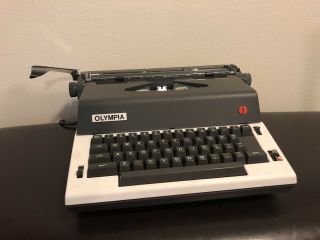 Vtg Olympia Electric Typewriter With Case Model M - R12 Made In Western Germany