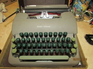 Vintage Smith Corona 1956 Tabulator Typewriter Portable W Hard Case