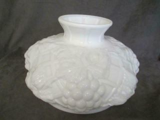 Antique Large Milk Glass Shade Gwtw Grapes & Lattice - Fitter 10 " Ksc183