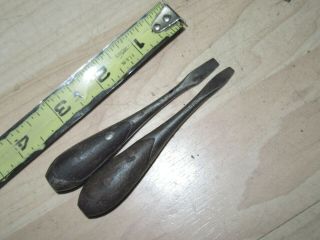2 Vintage Perfect Handle Type Wood Handle Screwdrivers 3 7/8  Small Germany