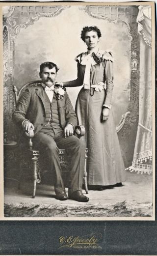 1880 - 1889 Stalwart Couple,  Sioux Rapids,  Iowa Cabinet Card Photograph