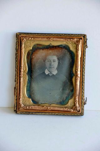Daguerreotype 1/6 Plate Of Young Lady Gold Jewelry Broach,  Earrings,  White Collar