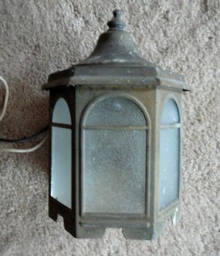 ANTIQUE BRASS ARTS & CRAFTS PORCH SCONCE - 5 GLASS PANES MOUNTING PLATE COTTAGE 3