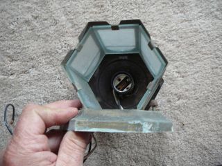 ANTIQUE BRASS ARTS & CRAFTS PORCH SCONCE - 5 GLASS PANES MOUNTING PLATE COTTAGE 6