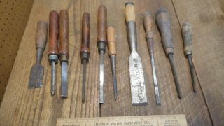 L4458 - Vintage & Antique Wood Chisels - Woodworking tools 8