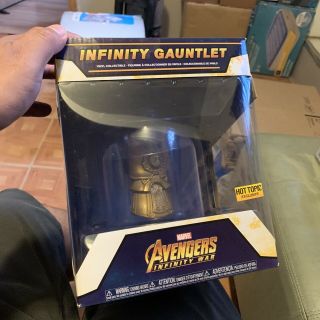 Funko Pop Hot Topic Marvel Avengers Infinity War Infinity Gauntlet Exclusive