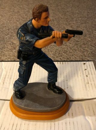 2001 Vanmark Blue Hats Of Bravery Police Statue A Shot In The Dark 1/0695