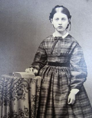 Cdv - Image Of Young Lady In Dress - Clashing With The Table Cloth.