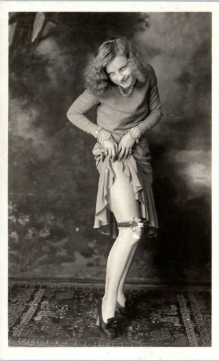 Rppc Sexy Young Woman Shows Off Her Leg & Garter C1930s Postcard