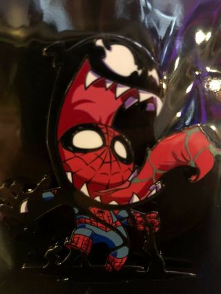 Sdcc 2019 Marvel Ex.  Skottie Young Spiderman Venom Incentive Pin In Hand