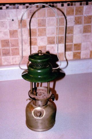 Vintage Coleman Model 242c Single Mantel Lantern Dated 6/49