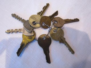 Vintage Set Of Old Keys - Ilco,  Reese,  Master Lock,  Yale,  Independent Lock Co