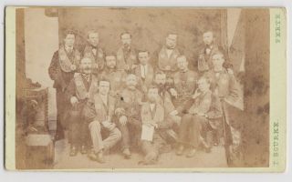 Military Cdv - Perth,  Group Of Masons With Three Soldiers In Uniform By T.  Bourke
