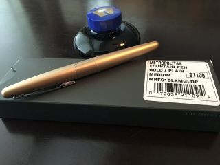 Pilot Metropolitan Gold Fountain Pen With Blue Ink 2