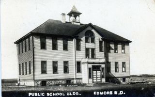 Edmore,  North Dakota Public School Building Vintage Photo Postcard 1910