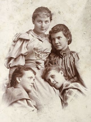1870’s Four Young Ladies School Girls Best Friends Cdv Photo Mansfield Ohio