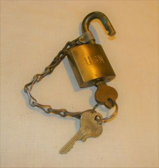 Vintage Brass U.  S.  N.  Padlock w Key & Chain Eagle Lock Co.  Military 6