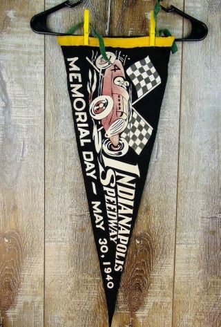 Vintage Indy 500 Indianapolis Motor Speedway Felt Pennant Souvenir Flag