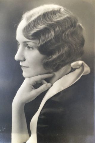 1910’s Pretty Elegant Young Lady Wavy Hair Photo Omaha Nebraska