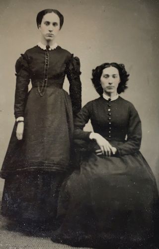 Antique American Two Elegant Sisters Young Ladies Tintype Photo