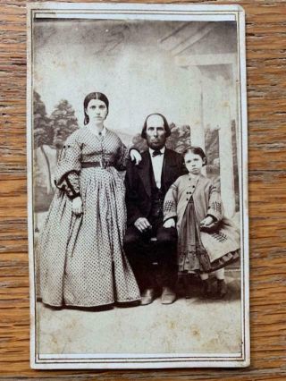 Antique 1800s Civil War Era Cdv Photo Man Woman Little Girl Family Portrait