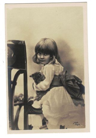 Mc1394 Little Victorian Girl Playing With Her Kitten,  Cats,  Animals