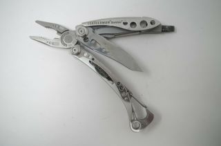 Leatherman Skeletool Multi - Tool Pocket Knife Pliers Folding Blade Cx Minimalist