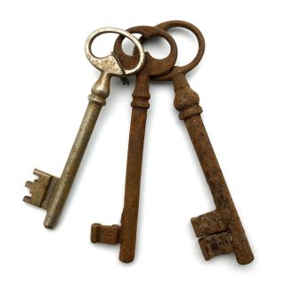 Three Vintage French Chateau Keys Rusty Iron Antique European Skeleton Keys Fc05