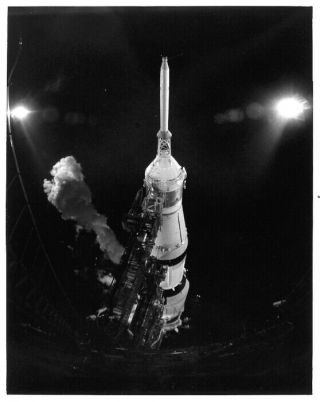 Apollo 17 / Orig Nasa 8x10 Press Photo - Saturn V Fueled At Pad 39a