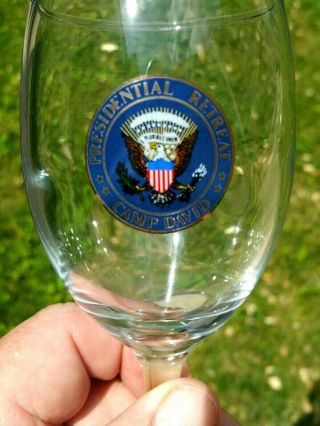 2 Camp David Presidential Retreat Wine Glasses Stem Barware Blue Gold Eagle Seal