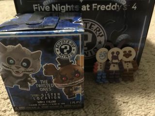 Gamestop Mystery Minis Twisted Ones Sister Location Paper Plate Pals Fnaf Box