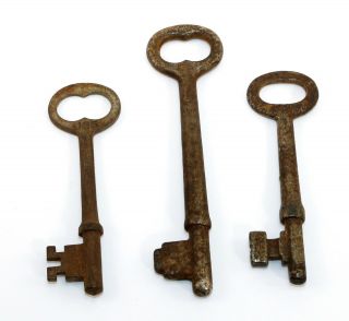 3 Vintage Skeleton Keys - Good For Steampunk And Re - Purpose Projects Jt132
