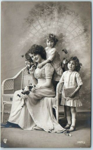 Vintage Greetings Postcard Mother & 2 Daughters,  Studio Portrait Europe C1910s