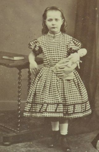 Charming Victorian Cdv Photo Carte De Visite Young Girl With Doll Greenwich