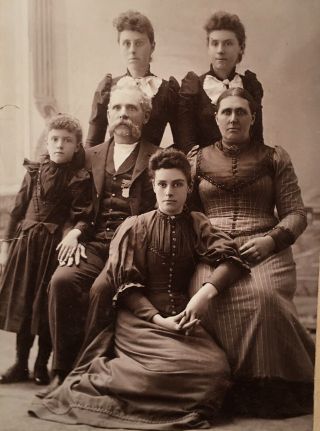 1890’s Pretty School 4 Girls Sisters Family Cabinet Card Photo Wellington Kansas