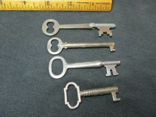4 Vintage Keys/hollow & Solid Barrel/yale,  /skeleton,  Clock,  Padlock,  Door Keys