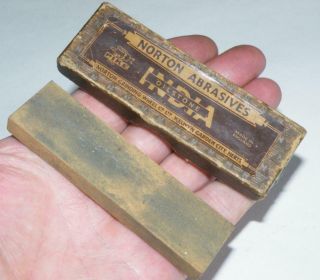 Vintage Norton Pike India Fine Pocket Sharpening Stone 3 1/.  2 " X1 " X3/8 "