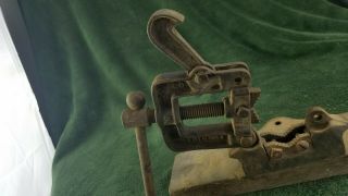 VINTAGE American Pipe Tool Co Chicago,  USA Bench Mount Pipe Vise No.  00 6